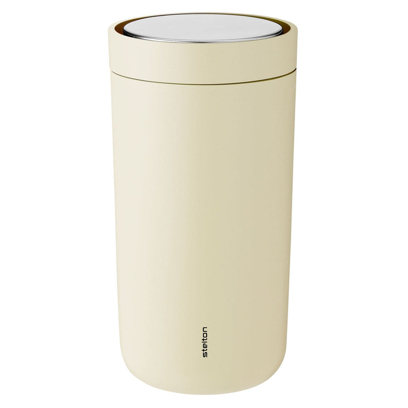 Se Stelton To Go Click Steel termokop 0,2 liter, mellow yellow ✔ Kæmpe udvalg i Stelton ✔ Hurtig levering: 1 - 2 Hverdage samt billig fragt - Varenummer: KTO-675-46 og barcode / Ean: &