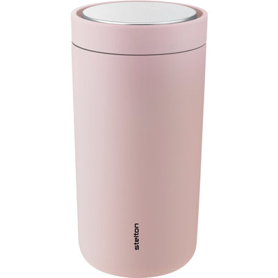 Se Stelton To Go Click Steel termokop 0,2 liter, soft rose ✔ Kæmpe udvalg i Stelton ✔ Meget billig fragt og hurtig levering: 1 - 2 hverdage - Varenummer: KTO-675-36 og barcode / Ean: '5709846028197 på lager - Udsalg på Termokop Spar op til 52% - Over 1312 kendte brands på udsalg