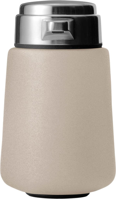 Se Vipp Vipp9 Dispenser, Beige Str Ø x H: 8.0 x 13.0 cm - Sæbedispensere ❤ Stort online udvalg i Vipp ❤ Meget billig fragt og hurtig levering: 1 - 2 hverdage - Varenummer: MGS-S12836107 og barcode / Ean: 5705953204158 på lager - Udsalg på Bolig - Badeværelsestilbehør - Sæbedispensere Spar op til 64% - Over 1124 kendte brands på udsalg