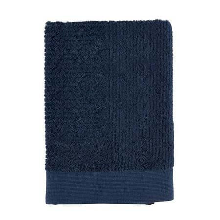 Se ZONE Denmark - Zone Classic Badehåndklæde 140 x 70 cm Dark Blue ✔ Kæmpe udvalg i ZONE Denmark ✔ Hurtig levering: 1 - 2 Hverdage samt billig fragt - Varenummer: RKTK-ZO330117 og barcode / Ean: &