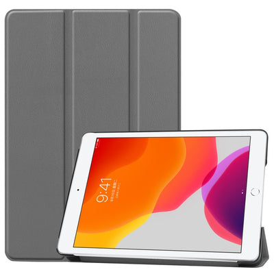 Se iPad 10.2 (2019/2020/2021) - Tri-Fold smart læder cover - Grå ✔ Kæmpe udvalg i Capida ✔ Hurtig levering: 1 - 2 Hverdage samt billig fragt - Varenummer: CPD-V33101118241C og barcode / Ean: 101118241C på lager - Udsalg på Tablets tilbehør Spar op til 52% - Over 360 kendte mærker på udsalg