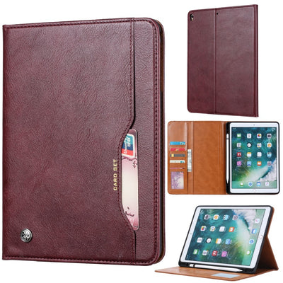 Se iPad 10.2 (2019/2020/2021) - Læder cover med holder til Touch pen - Vinrød ✔ Kæmpe udvalg i Capida ✔ Hurtig levering: 1 - 2 Hverdage samt billig fragt - Varenummer: CPD-V33101119028D og barcode / Ean: 101119028D på lager - Udsalg på Tablets tilbehør Spar op til 55% - Over 360 kendte mærker på udsalg