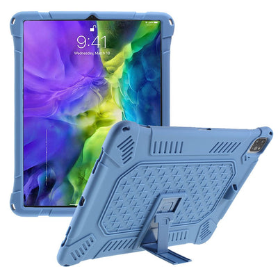 Se iPad Pro 12.9 (2022/2021/2020/2018) - Shockproof Hybridcover m/Kickstand - Blå ✔ Kæmpe udvalg i  Capida ✔ Hurtig levering: 1 - 2 Hverdage samt billig fragt - Varenummer: CPD-V33101126306B og barcode / Ean: 101126306B på lager - Udsalg på Tablets tilbehør Spar op til 64% - Over 400 kendte brands på udsalg