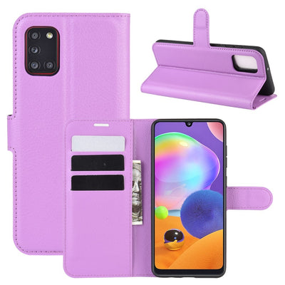 Se Samsung Galaxy A31 - Læder cover / pung - Lilla ✔ Kæmpe udvalg i Capida ✔ Hurtig levering: 1 - 2 Hverdage samt billig fragt - Varenummer: CPD-V33101227122H og barcode / Ean: 101227122H på lager - Udsalg på Mobil tilbehør Spar op til 56% - Over 350 kendte brands på udsalg