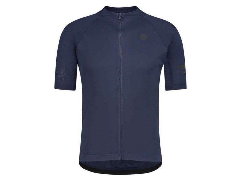 Se AGU Core Essential - Cykeltrøje - K/Æ - Navy - Str. L ❤ Stort online udvalg i AGU ❤ Hurtig levering: 1 - 2 Hverdage samt billig fragt - Varenummer: CKP-8717565716360 og barcode / Ean: &