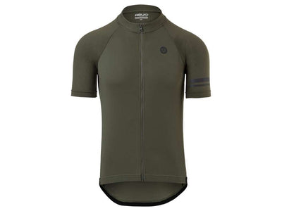 Se AGU Core Essential - Cykeltrøje - K/Æ - Army Grøn - Str. XL ❤ Kæmpe udvalg i AGU ❤ Hurtig levering: 1 - 2 Hverdage samt billig fragt - Varenummer: CKP-8717565716438 og barcode / Ean: '8717565716438 på lager - Udsalg på Cykeltrøjer Spar op til 54% - Over 412 kendte brands på udsalg