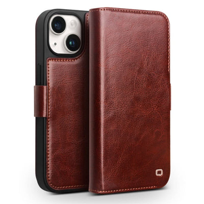 Se iPhone 15 Plus - QIALINO Classic Slim ægte læder cover - Mørkebrun ✔ Kæmpe udvalg i QIALINO ✔ Hurtig levering: 1 - 2 Hverdage samt billig fragt - Varenummer: CPD-QLI15/P103025 og barcode / Ean: '0601968149239 på lager - Udsalg på Mobil tilbehør Spar op til 67% - Over 424 kendte brands på udsalg