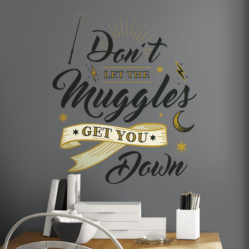 Se Harry Potter MUGGLES QUOTE Wallstickers ✔ Kæmpe udvalg i  Roommates ✔ Hurtig levering: 1 - 2 Hverdage samt billig fragt - Varenummer: MMA-216054 og barcode / Ean: &