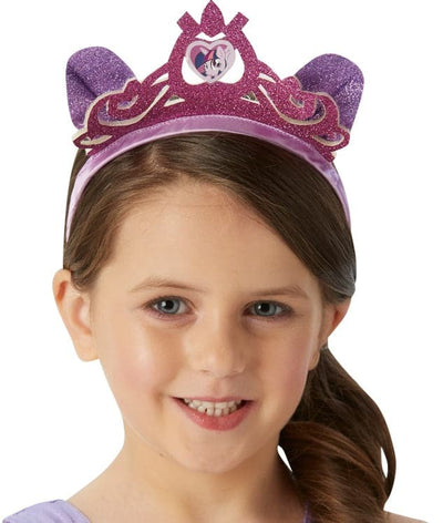 Se My Little Pony Twilight Sparkle hårbøjle med ører og tiara ✔ Kæmpe udvalg i Rubie's ✔ Hurtig levering: 1 - 2 Hverdage samt billig fragt - Varenummer: MMA-20333897 og barcode / Ean: '082686338974 på lager - Udsalg på My Little Pony udklædning Spar op til 65% - Over 434 design brands på udsalg