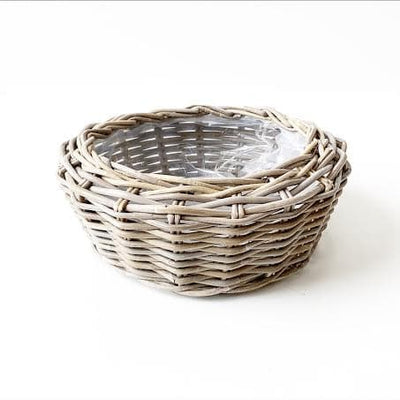 Se Udendørs rattan kurve | Ø42xH16 cm ❤ Fletkurven ❤ Hurtig levering: 1 - 2 Hverdage og gratis fragt v/køb over 499 kr. GLS til pakkeshop ❤ Varenummer: FK-10210 og barcode / Ean: 5709948091099 på lager - Kæmpe udvalg i  Home Plantekurve - Over 360 kendte mærker på tilbud