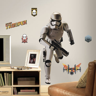 Se Star Wars Storm Trooper Gigant Wallsticker ❤ Stort online udvalg i Roommates ❤ Hurtig levering: 1 - 2 Hverdage samt billig fragt - Varenummer: MMA-216042 og barcode / Ean: '034878418247 på lager - Udsalg på Disney Wallstickers Spar op til 57% - Over 350 kendte brands på udsalg