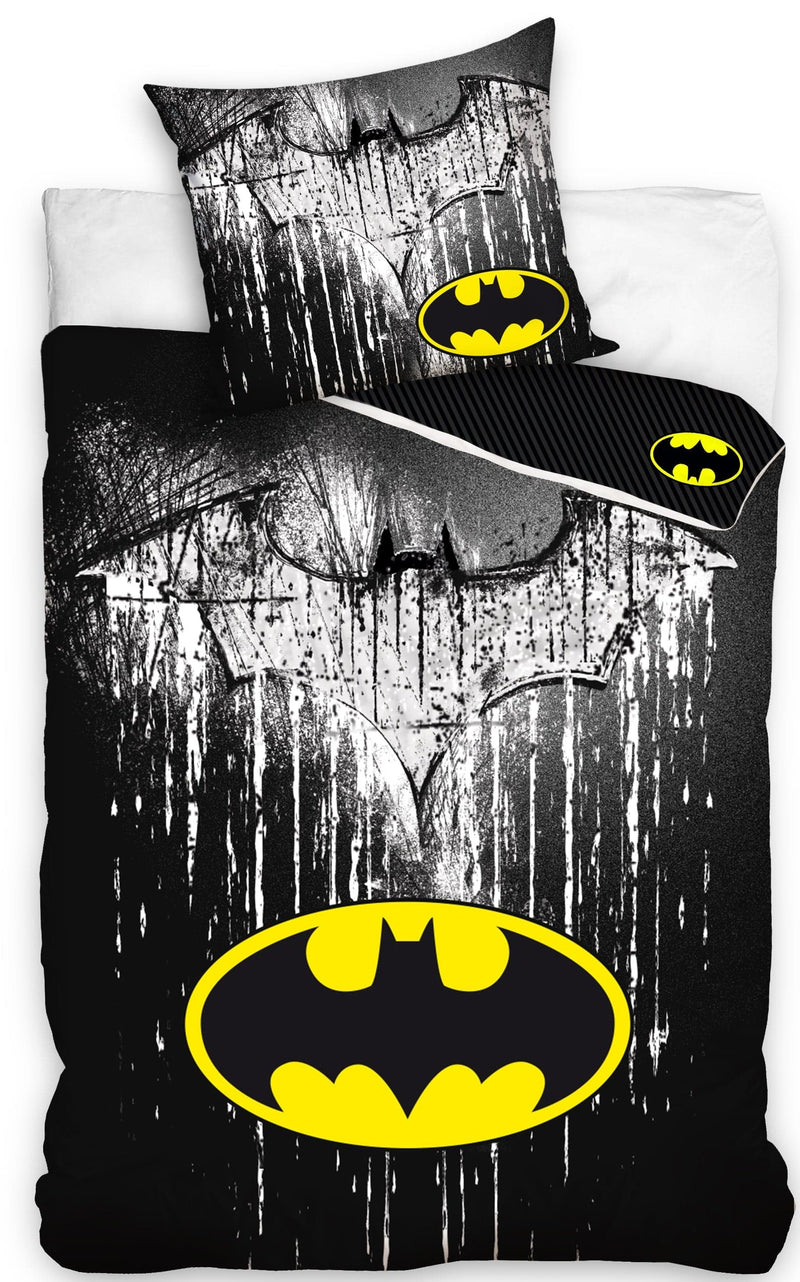 Se Batman Sengetøj 140 x 200, 100 procent bomuld - Design 2021 ✔ Kæmpe udvalg i Mmaction ✔ Hurtig levering: 1 - 2 Hverdage samt billig fragt - Varenummer: MMA-2040240 og barcode / Ean: &