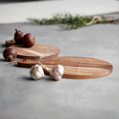 Se House Doctor - Skærebræt, Cutting boards 2 stk., Natur Ø22 + Ø28 cm ❤ Stort online udvalg i House Doctor ❤ Hurtig levering: 1 - 2 Hverdage samt billig fragt ❤ Varenummer: BGH-36825511690391 og barcode / Ean: '5707644225787 på lager - Udsalg på bolig Spar op til 54% - Over 312 kendte brands på udsalg