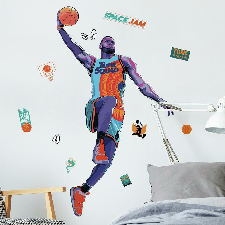 Se Space Jam Lebron Gigant Wallstickers ✔ Kæmpe udvalg i  Roommates ✔ Hurtig levering: 1 - 2 Hverdage samt billig fragt - Varenummer: MMA-216117 og barcode / Ean: &