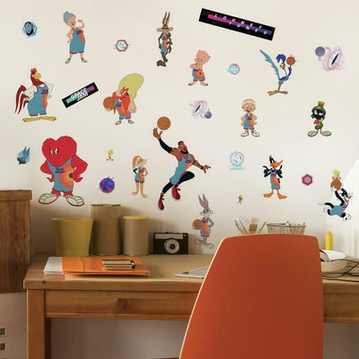 Se Space Jam Wallstickers ✔ Kæmpe udvalg i Roommates ✔ Hurtig levering: 1 - 2 Hverdage samt billig fragt - Varenummer: MMA-216116 og barcode / Ean: '034878460383 på lager - Udsalg på Wallstickers til børneværelset Spar op til 64% - Over 454 design brands på udsalg