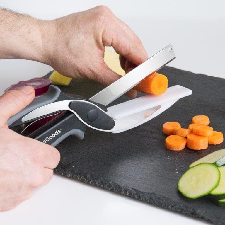 Se Kitchen Foodies Køkken Kniv/Saks Med Integreret Mini Skærebræt ❤ Kæmpe udvalg i InnovaGoods ❤ Hurtig levering: 1 - 2 Hverdage samt billig fragt - Varenummer: CPD-NG33V0100993 og barcode / Ean: &